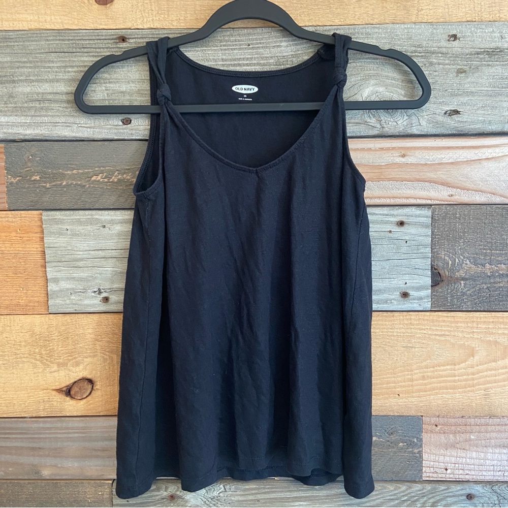 10/$20 Old Navy Black knot strap Tank Top